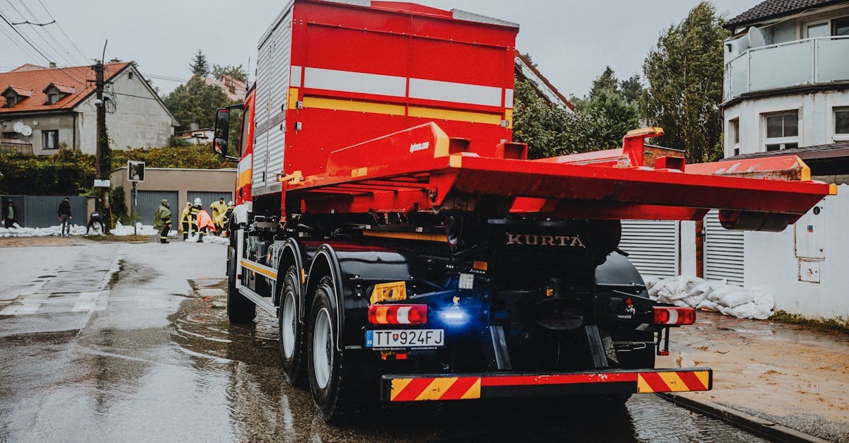 Cover Image for Roadside Assistance for Older Vehicles: Why It Matters More